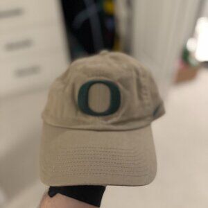 *VINTAGE* University of Oregon Ducks - Nike Hat in Beige / Green